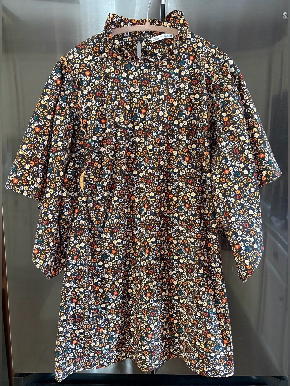 Zara Kimono Sleeve Black Ditsy Floral Boho Ruffle-Trim Mini Shift Dress Sz L EUC